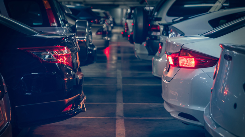 Newark Airport parking during peak travel seasons